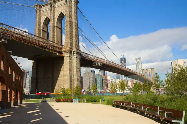 Parents and Pols Want Pop-Up Pool to stay open at Brooklyn Bridge Park