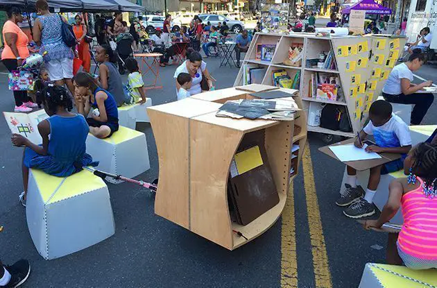 The Uni: Pop-Up Reading and Art in Public Spaces