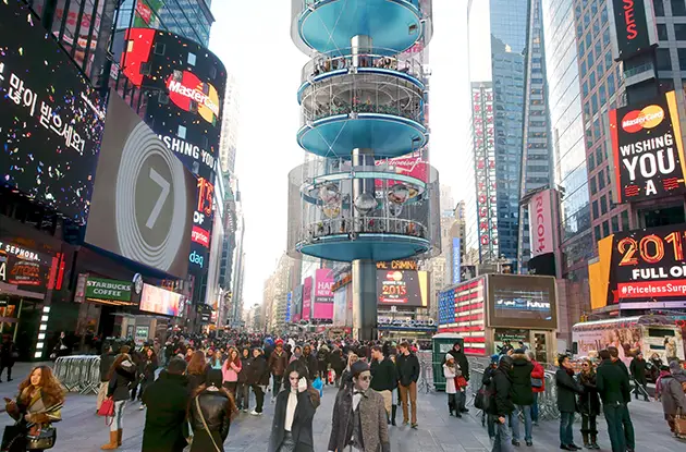 Architecture Firm Creates Prototype for a Vertical Park in Times Square