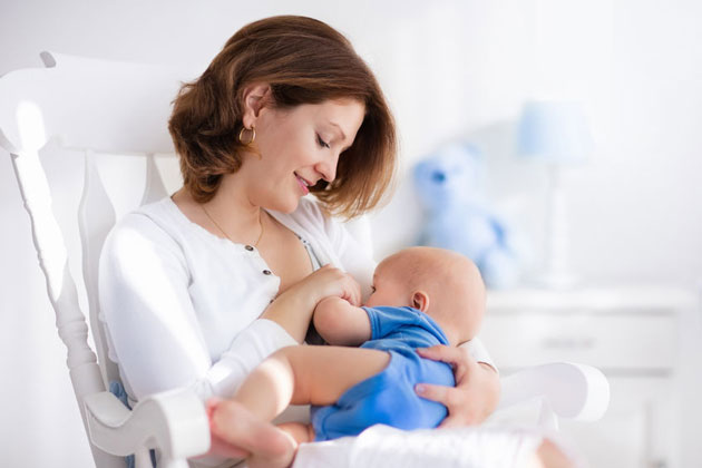 How to Transition Your Breastfed Baby to a Bottle