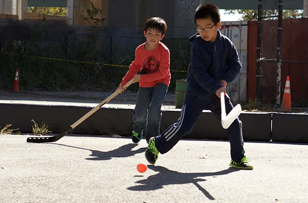 City Parks Offers Free Street Hockey Program in Brooklyn and Queens