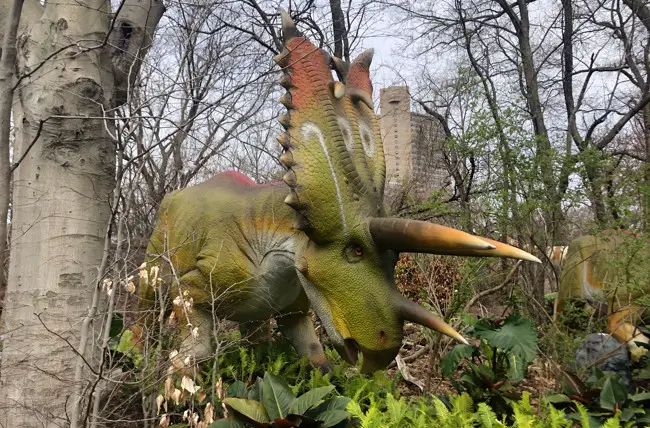 40 Dinosaurs Will Come Roaring Back to Life at the Bronx Zoo in April