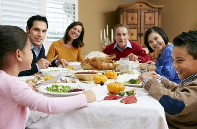 10 Thanksgiving Traditions for Families