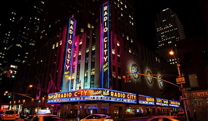 The 5 Best Places to Eat Near Radio City Music Hall