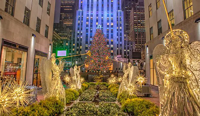 Classic Christmas Decorations in NYC