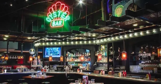 8 Times Square Bars to Visit for Happy Hour in NYC