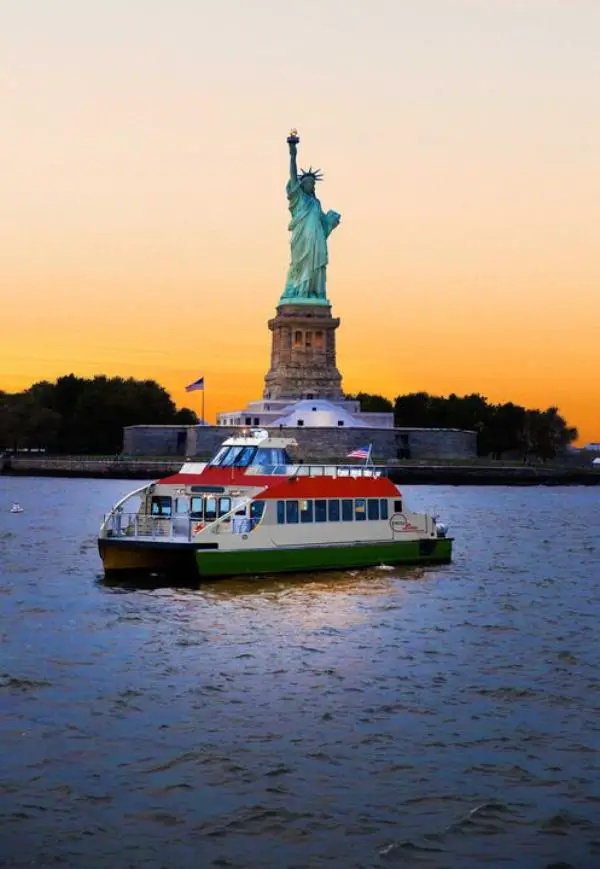 Circle Line’s Downtown Cruise – Statue at Sunset at Pier 16 South Street Seaport