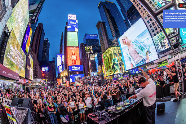 TSQ LIVE Weekly DJ Sets at Broadway Plaza