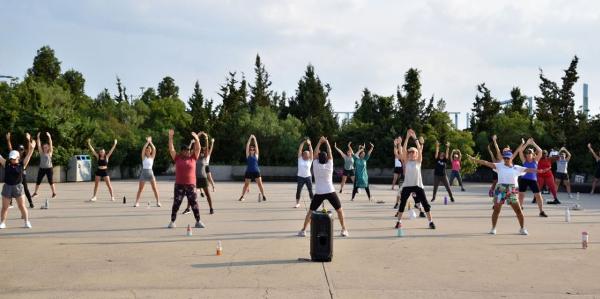 Waterfront Workouts: Zumba at Brooklyn Bridge Park, Pier 3