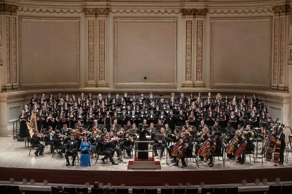 New England Symphonic Ensemble plays Fauré, Mozart, Forrest and Taylor Scott Davis at Carnegie Hall Stern Auditorium