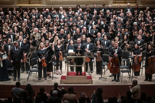 New England Symphonic Ensemble plays Poulenc, Hailstork and Jake Runestad at Carnegie Hall Stern Auditorium