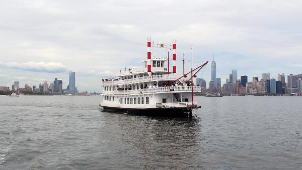 Liberty Belle 4th of July Family Friendly Fireworks Cruise at Liberty Belle