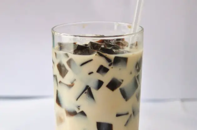 soy-milk-with-grass-jelly-at-malay-restaurant