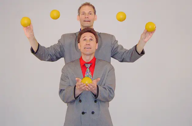 gizmo guys juggling