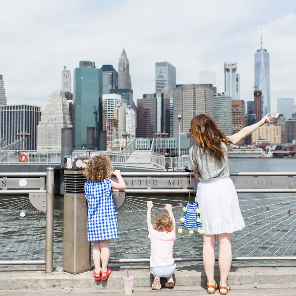 family looking at nyc skyline