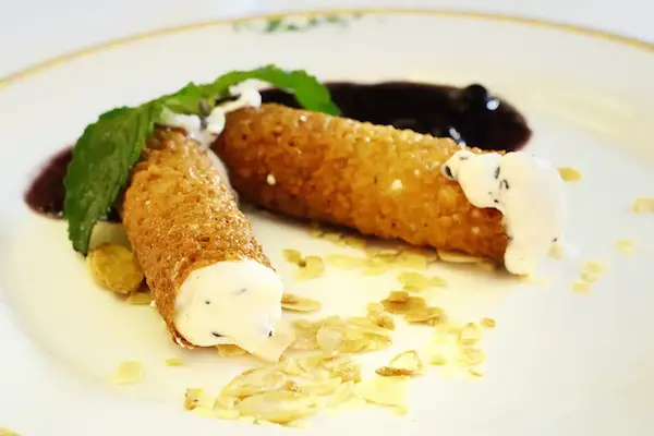 Cannoli by Ralph Daily