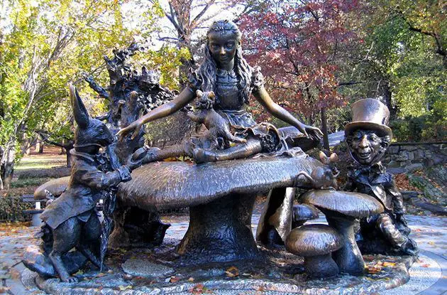 alice in wonderland statue central park