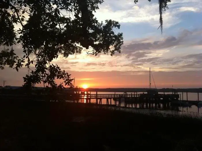 skull creek boathouse sunset