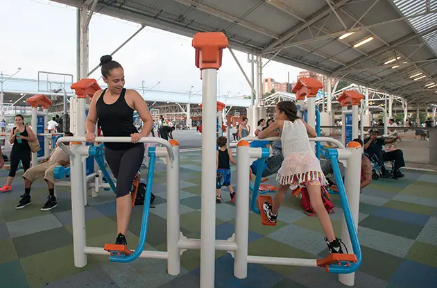 brooklyn bridge park pier 2 exercise equipment