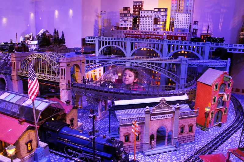 holiday express train show new-york historical