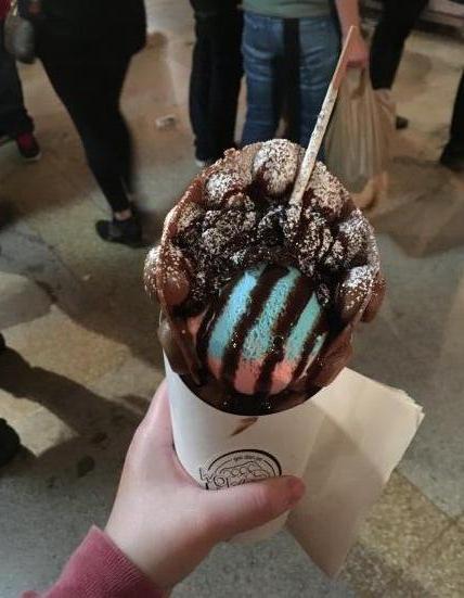 Wowfull's Ice Cream with Egg-based Waffle
