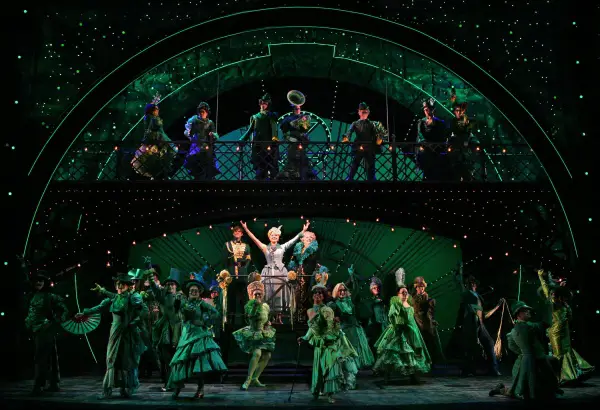 cast of wicked emerald city