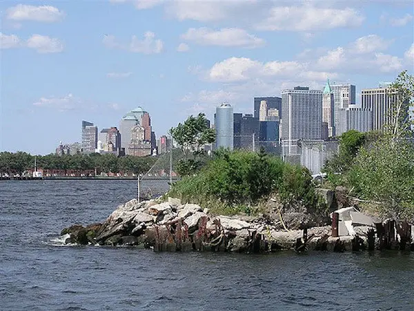 Red Hook Valentino Pier 