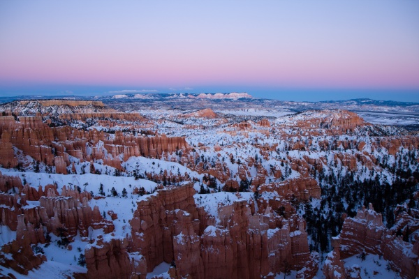 bryce canyon winter dusk