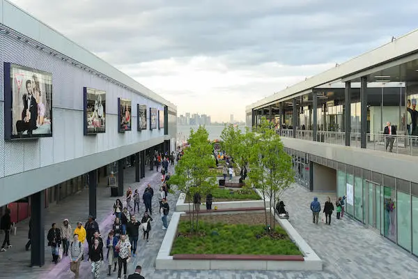 empire outlets in staten island nyc