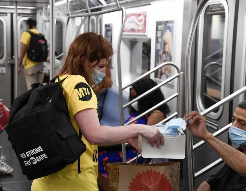 mask distribution subway