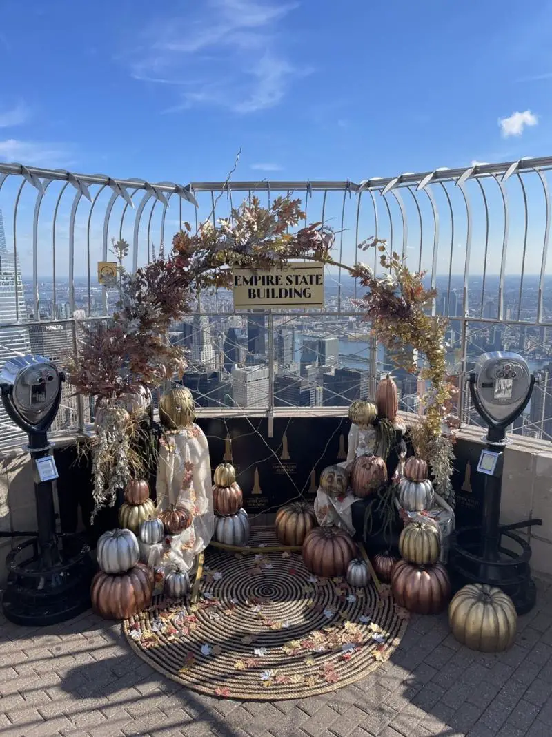 empire state building fall photo op instagrammable