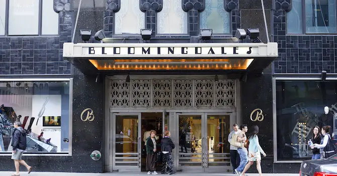 Bloomingdale's: New York, NY, U.S.A.: Bloomingdale's Inc. is an American  luxury department store chain. This department is a flagship store in  Midtown Manhattan. Stock Photo