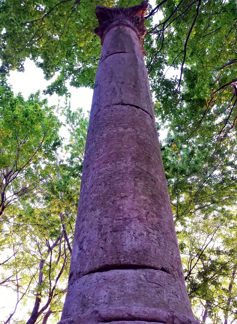 column of jerash queens