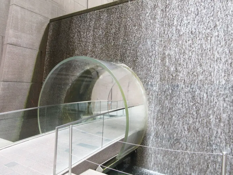 mini plexiglass tunnel midtown