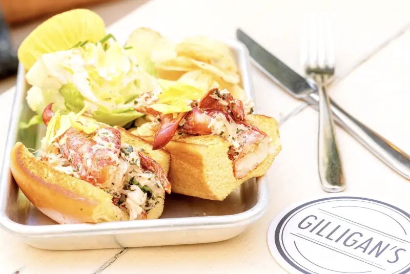 maine lobster roll gilligans