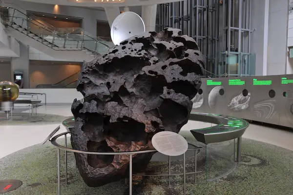 willamette meteorite in the rose center for earth and space