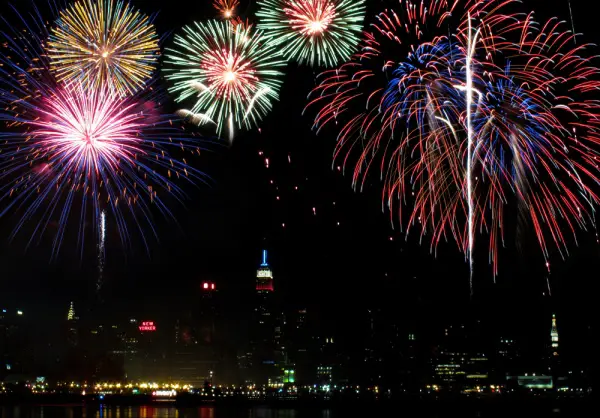 fireworks hudson skyline