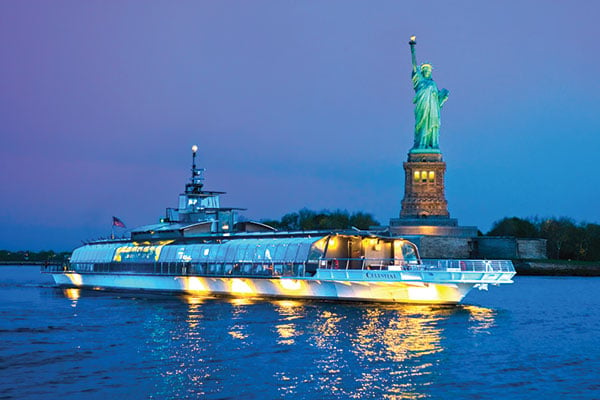 Bateaux NYC New Years Eve