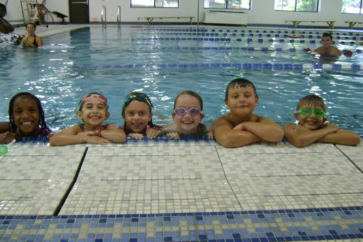 kids in swimming pool
